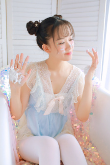 老首长玩小处雏苞的导演和主演